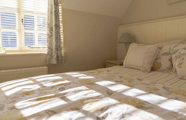 Jasmine Cottage-2BD in Heart of Bourton - Photo 17