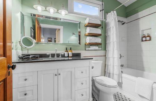 1884 Elegant Home Fire Pit, Tesla Tech, Near DT - Foto 23