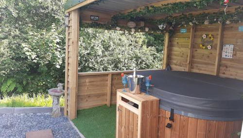 Anglesey new modern shepherds hut with spa hot tub - Foto 2