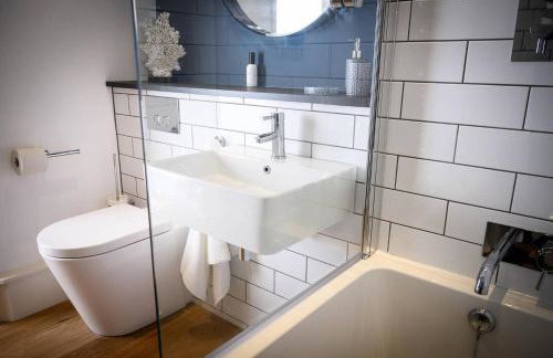 The Barn House - Swimming Pond,Jacuzzi,Chicks! - Foto 12