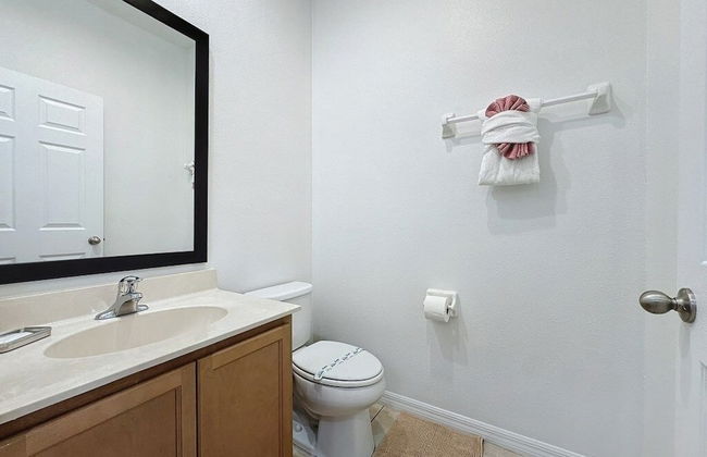 Amazing Townhouse Close To Disney 2 Bed 2.5 Bath 2 Bedroom Townhouse by RedAwning - Foto 22