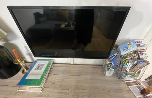 Liberté et Confort, appartement entier, moderne avec 2 chambres et cuisine équipée au coeur de Semur - Foto 62