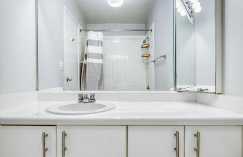 Streeterville Studio w Gym Pool nr Navy Pier CHI-448 - Photo 25