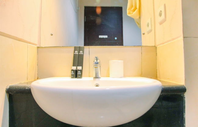 Relaxing Studio Apartment at Mangga Dua Residence - Photo 13