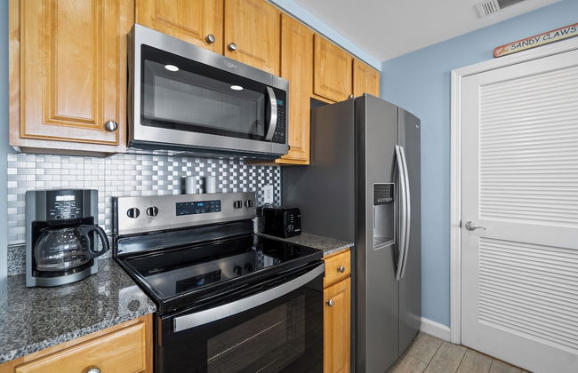 Splash Beach Resort by Book That Condo - Photo 51