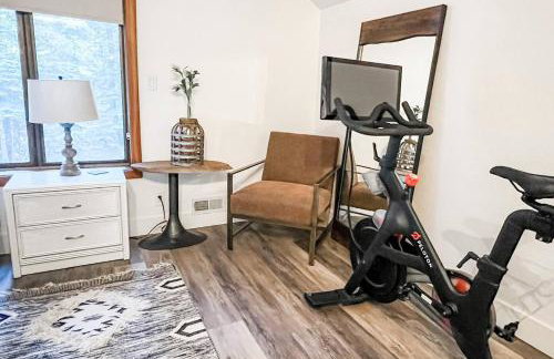 Modern Mtn Cabin Lake, Trails, Dining Sleeps 12 - Foto 21