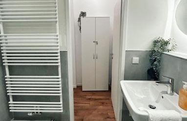 Stylish Apartment near Binnenalster for up to 8 Guests - Foto 14