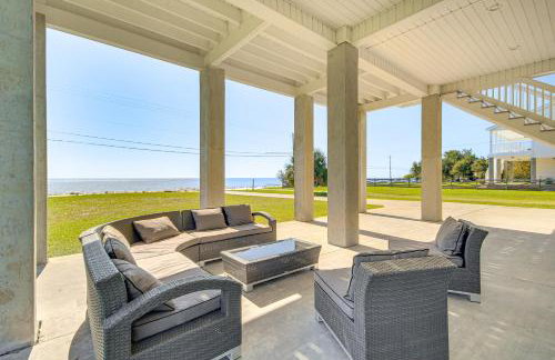 Walk to Beach Oceanfront Home with Outdoor Kitchen - Foto 30