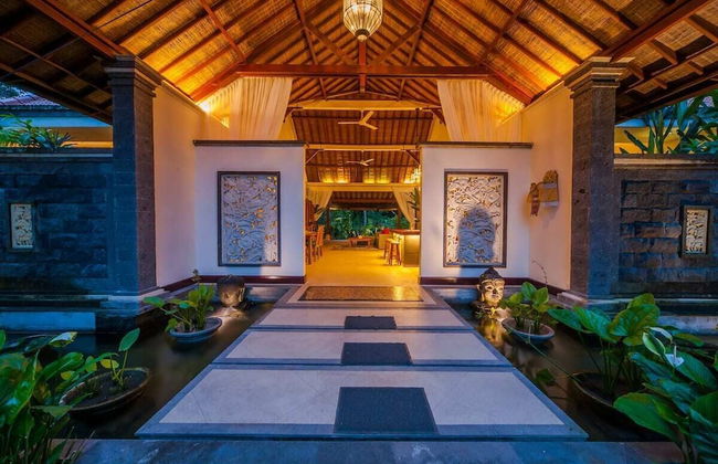 Infinity Jungle View Aashaya Villa Ubud - Photo 42