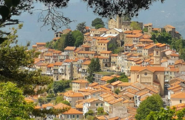 Cozy Mountain Apartment Retreat in Bajardo - Foto 19