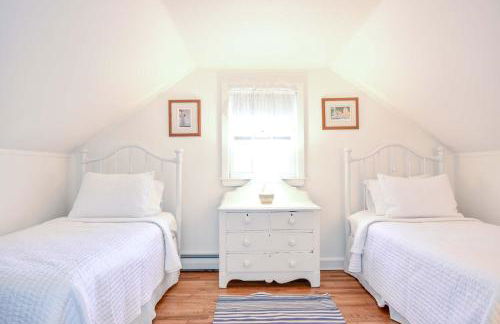 Huge Deck Outdoor Shower Dog Friendly - Photo 16