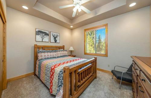 Sierra Pines Villa Deck Jetted Tub Game Rm - Photo 35