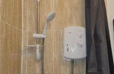 Spacious Two Bedroom Flat with Dedicated Workspace in Worsley - Foto 8