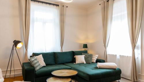 Charaktervolle 122qm Altbau-Ferienwohnung mit Stuck, viel Platz für Familien & Gruppen bis zu 8 Personen, Parkplatz inklusive - Photo 2