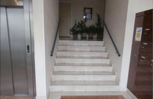 Cosy Appart - Proche Eurexpo - Balcon - Parking - Spacieux T2 - Foto 21