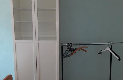 Farbenfrohe Dachgeschoßwohnung - Foto 7