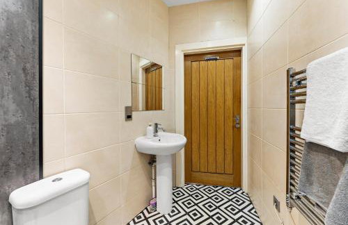 Simple 2 Bed in Central Dewsbury -Sleep 4 - Foto 10