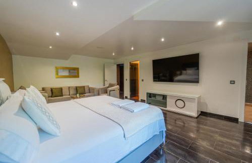 Luxury Vacation Villa - Photo 39