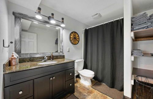 Black Hills Getaway with Hot Tub & Game Room for 18 - Foto 22