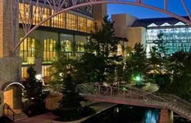 Gorgeous Family-friendly Home Near Downtown - Photo 31