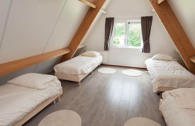 Nice Bungalow in a Holiday Park Near Maastricht - Photo 2