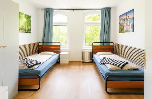 Ideal für Monteure 3 Zimmer Apartment mit Küche, Waschmaschine, Bad, WiFi, Flat TV usw - Foto 1