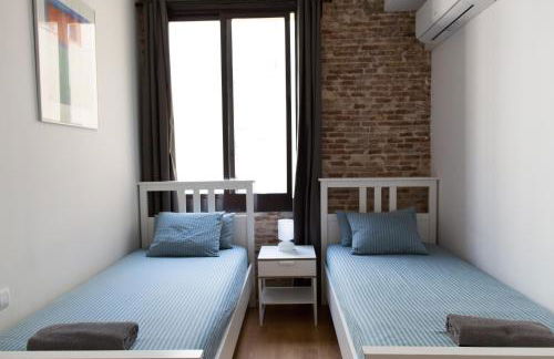 Central Apartment - Photo 13