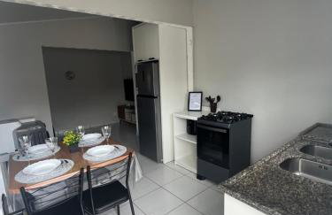 Casa com 2 quartos, sendo um suíte, super aconchegante para temporada - Foto 5