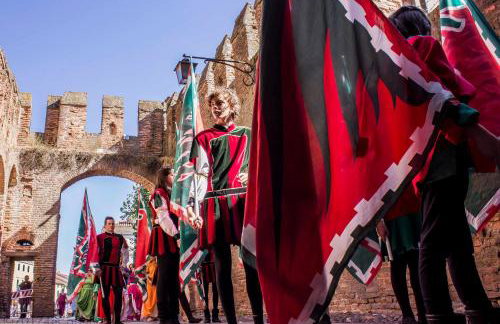 The History Apartment - Photo 32