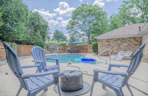 Ultimate Getaway with Pool and Games - Foto 36