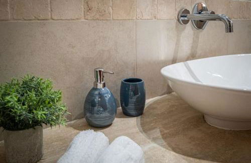 Sant'Andrea Villa- 300m From the Beach- Easy Parking- Netflix-Self Check-in - Foto 44