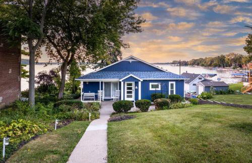 The Blue Sapphire 3BR 3BA Luxury Lakefront Home on Mineola Bay Stunning Views on Chain O Lakes - Photo 10