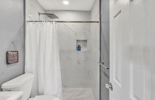 Amazing Big 2 Bedroom Apartment Beach & Casino - Photo 17