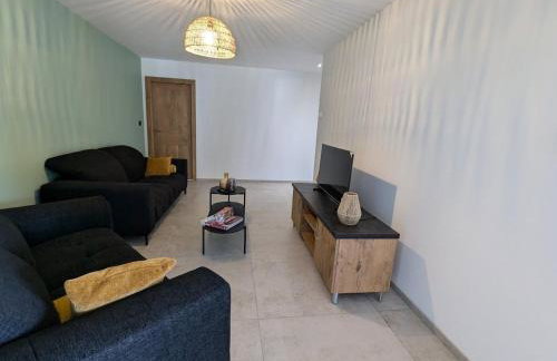 Gîte Montagne avec Piscine Chauffée, Spa et Sauna - Les Roches - FR-1-589-656 - Foto 18