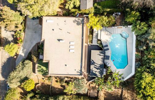 5BR Oasis with Pool, Arcade, Sauna - Photo 71