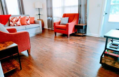 Cozy 4 bedroom home & Large Fenced Yard - Foto 3