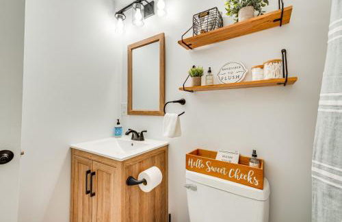 Deck and Community Perks Bright Pocono Lake Home! - Foto 16