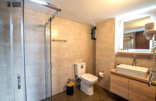 Trizonia Bay Hotel - Photo 23