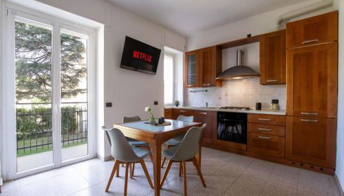 Casa Ariosto - Forum Assago and Humanitas - Private Parking - Foto 3, stove, dishwasher