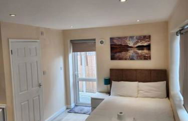 Beautiful private en-suite room with its own entry - Foto 11