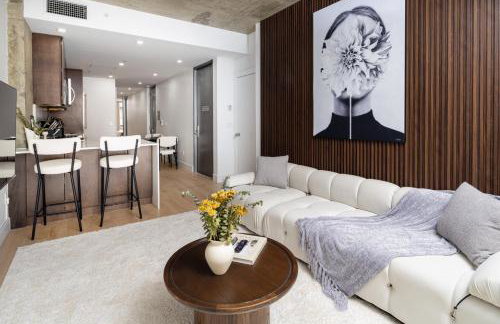 Chic and Spacious 2BD Apt with washer and dryer in unit - Foto 16