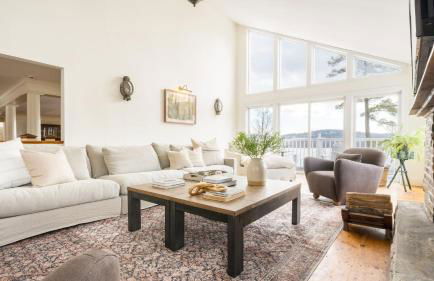 Historic & Secluded Estate on the Hudson River w/ Pool Sleeps 24 River House by Avantstay - Foto 123