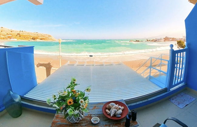 Deluxe Beach Apartment- Sleeps 2 & Private Terrace - Foto 22
