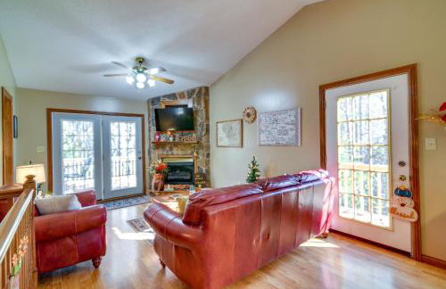 Burnside Resort Cabin with Hot Tub and Outdoor Spots! - Foto 4