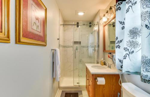 Spacious Home with Tranquil Patio about 29 Mi to DC! - Foto 23