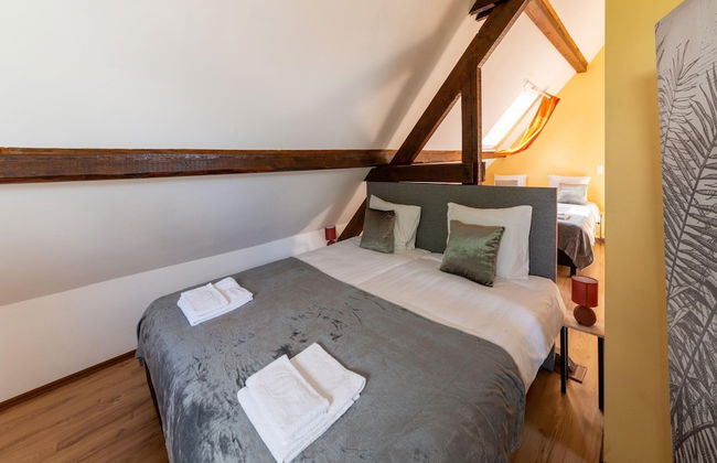 Family Villa Near Lake - Photo 10