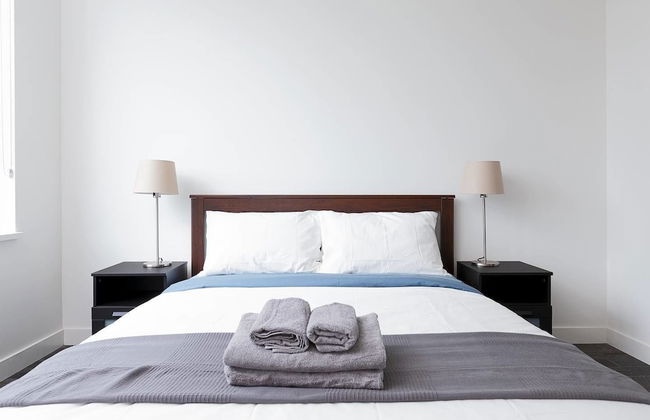 Modern Bright Townhome in Richmond - Photo 2