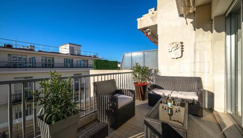 Terrasse ensoleillée sur les toits de Nice - Foto 2