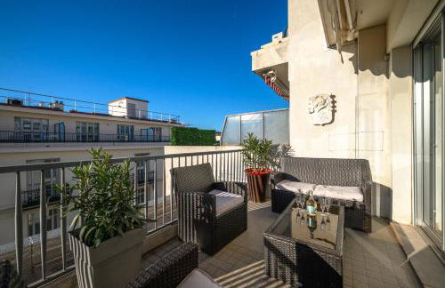Terrasse ensoleillée sur les toits de Nice - Foto 13