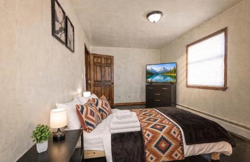 5BR Accessible Valley & Lake View Home Near Cornell - Sleeps 10 - Foto 56